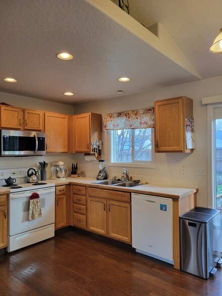 Building Photo - 11693 W Trinity Ave