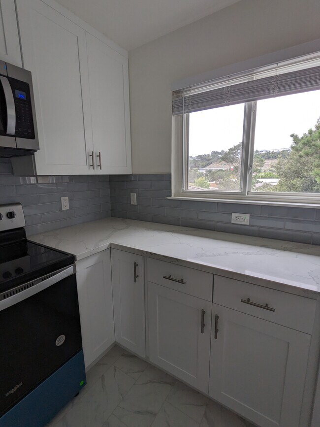 Building Photo - 3208 Countryside Dr