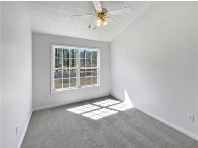 Building Photo - 20 Pine Canyon Dr SW