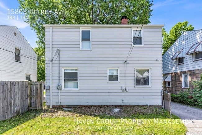Building Photo - 15803 Delrey Ave
