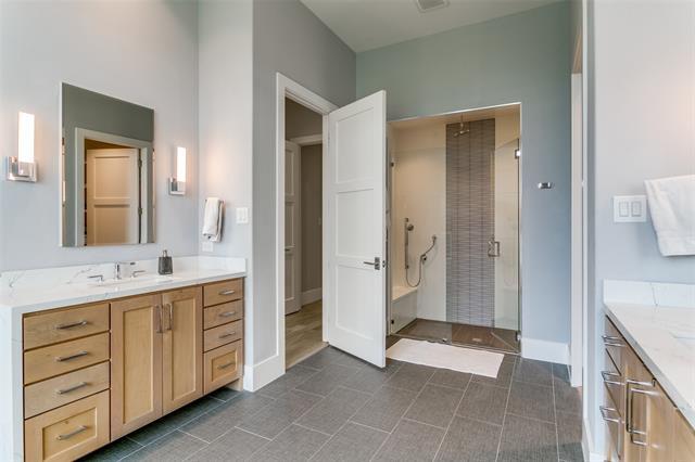 Building Photo - 2218 Castilian Path