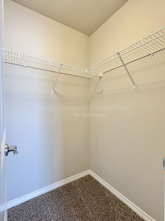 Building Photo - 6039 Jorie Rd