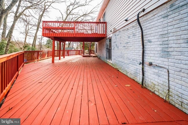 Building Photo - 4504 Franklin Terrace