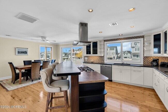 Building Photo - 326 Cutter Ln