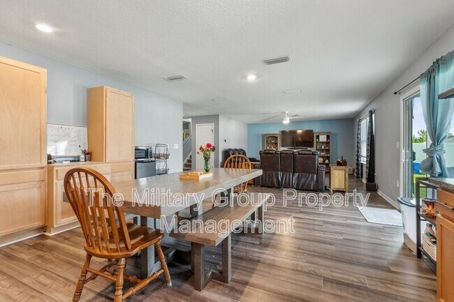 Building Photo - 2522 Lantana Ln