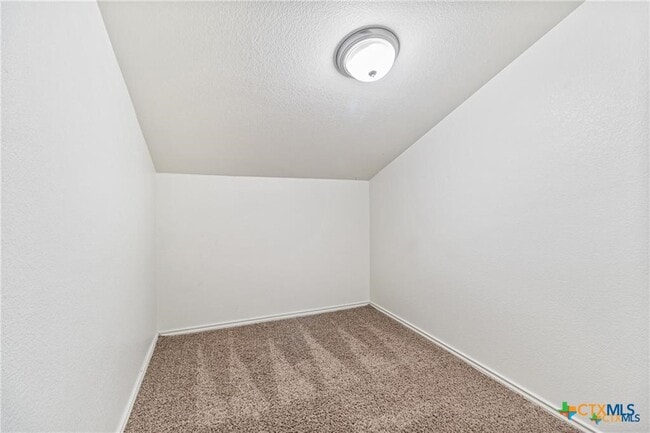 Building Photo - 1112 Katelyn Cir