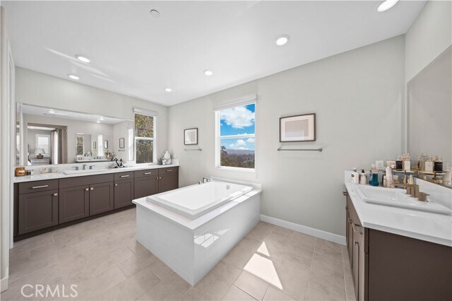Building Photo - 539 Serrano Summit Dr