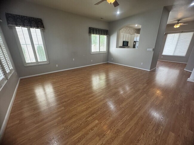 Building Photo - Gated 55+ Community - 2 bedroom/2bathroom