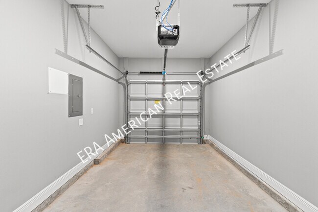 Building Photo - 404 Walters Cir