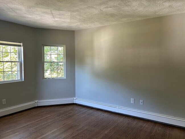 Building Photo - 18 Ashcroft St