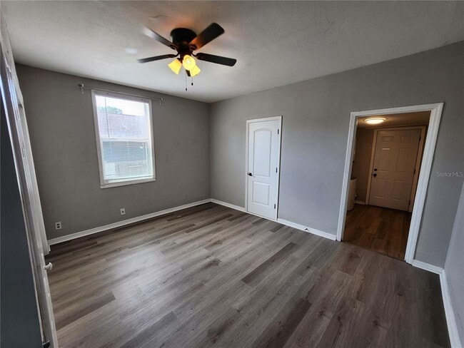 Building Photo - 2406 E Clark St