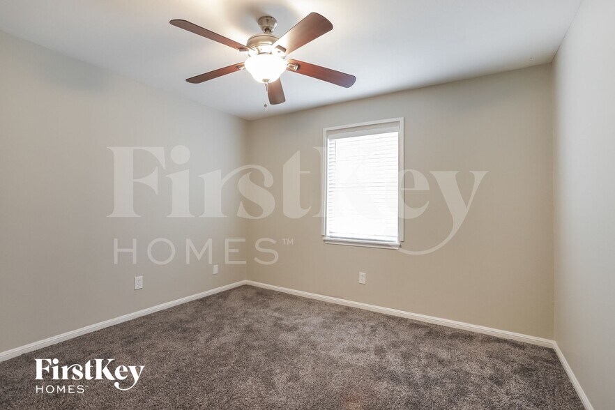 Building Photo - 17415 Rustic Pine Trail