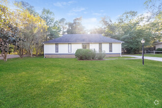 Building Photo - Cozy and Functional 4-Bedroom Home in Irmo...