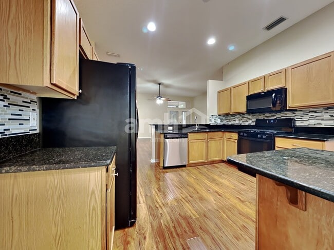 Building Photo - 13966 Summer Breeze Dr