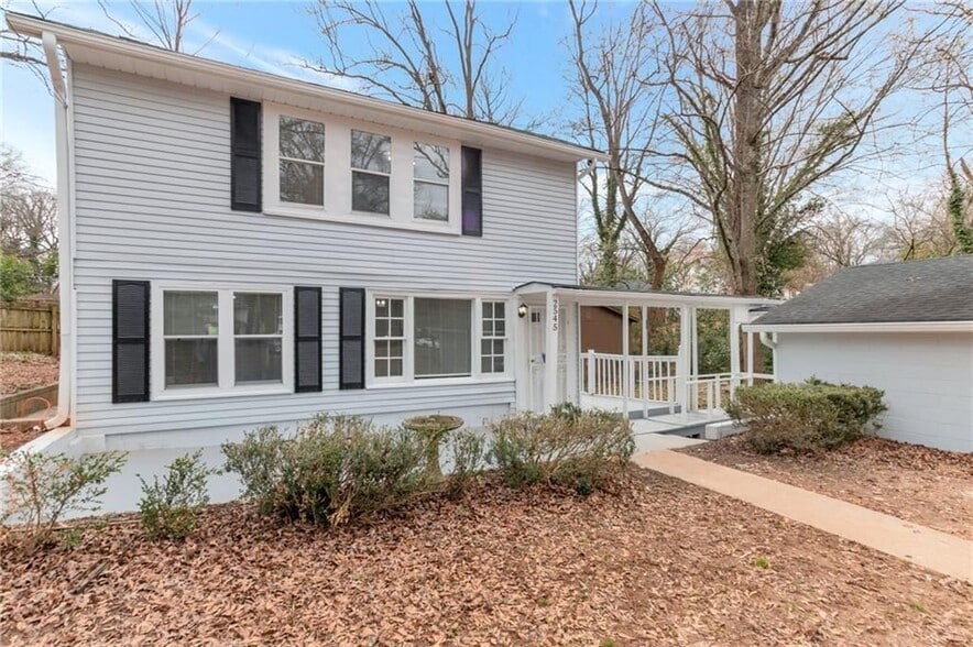 Building Photo - 2545 White Oak Dr