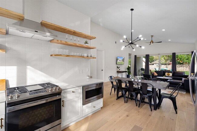 Building Photo - 2211 White Dove Pass