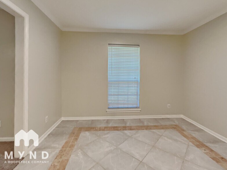 Building Photo - 4003 Highknoll Ln