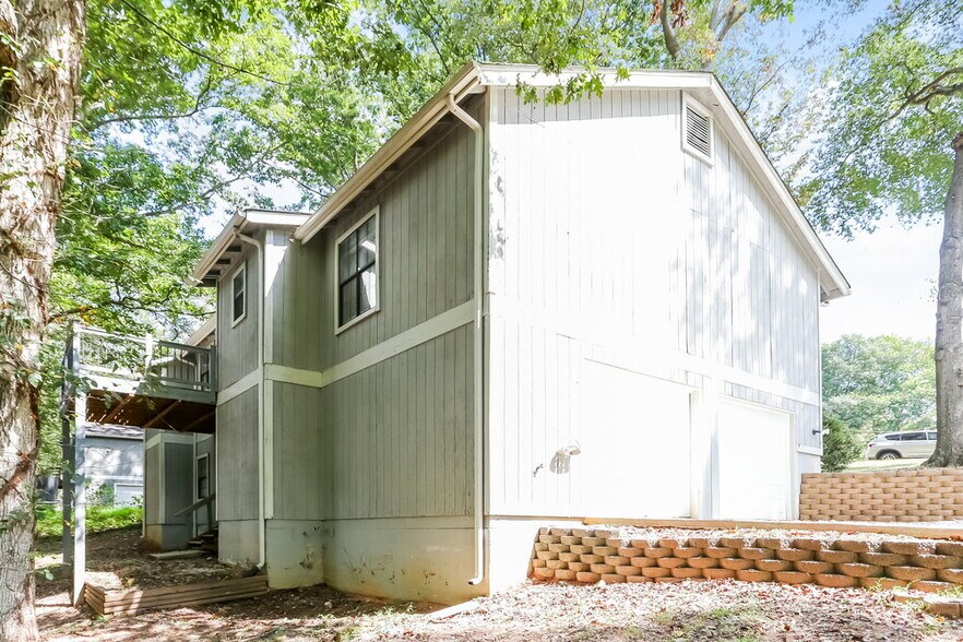 Building Photo - 3824 Skidmore Dr