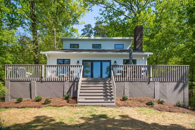 Building Photo - 16920 Landover Rd