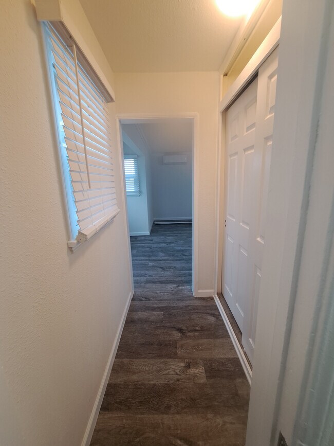 Building Photo - 1309 N La Brea Ave