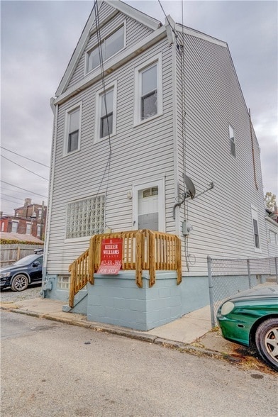 Building Photo - 5264 Dresden Wy