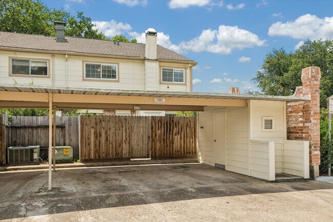Building Photo - 14201 Misty Meadow Ln