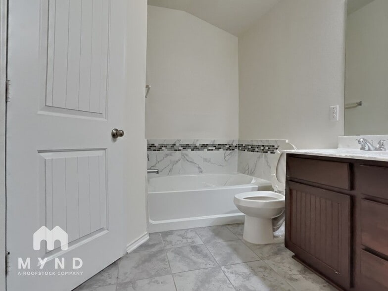 Building Photo - 17310 Headstock Rd