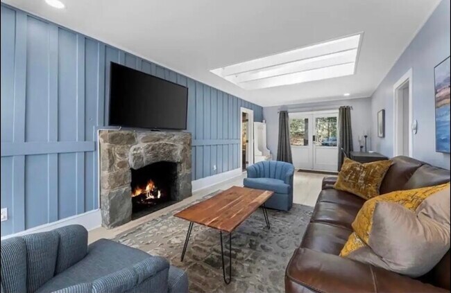 Building Photo - 315 Goldfinch Pl