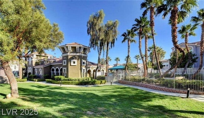 Building Photo - SOUTHWEST GATED 2-BED, 2-BATH FIRST-FLOOR ...