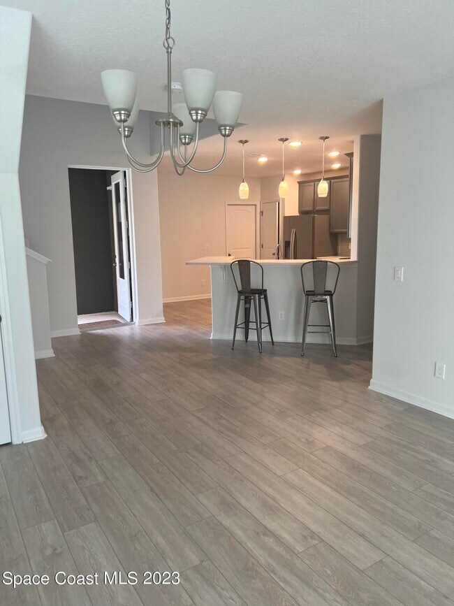 Building Photo - 754 Carlsbad Dr