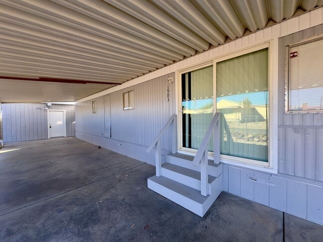 Building Photo - Affordable home