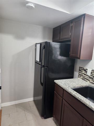 Building Photo - 900 W Mulberry St