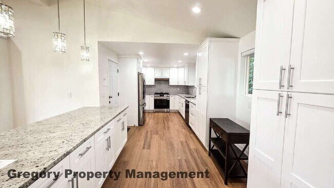 Building Photo - 117 154th Pl NE