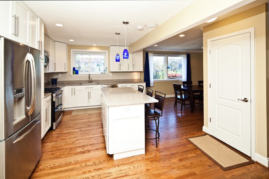 Kitchen - 6811 Lemon Rd