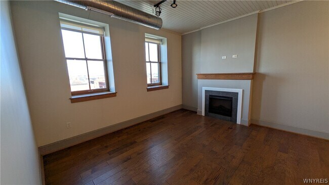 Building Photo - 149 Swan St