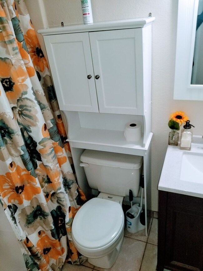 Building Photo - 1 Bed, 1 Bath. Condo! Next to the Heart of NAU Campus!  - Students & Cats OK!! NO Dogs! Avail. NOW!!