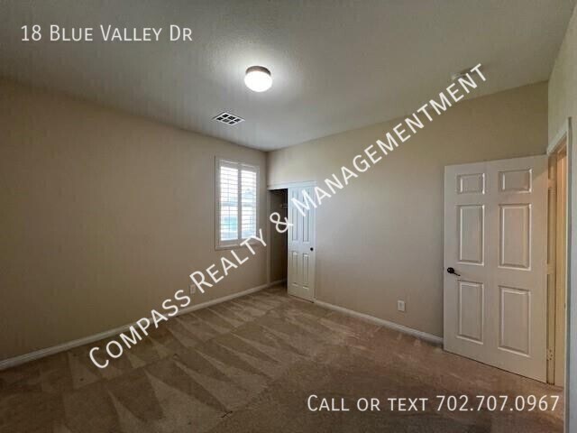 Building Photo - 18 Blue Valley Dr