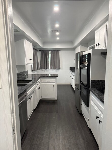 Building Photo - 2903 W 85th St