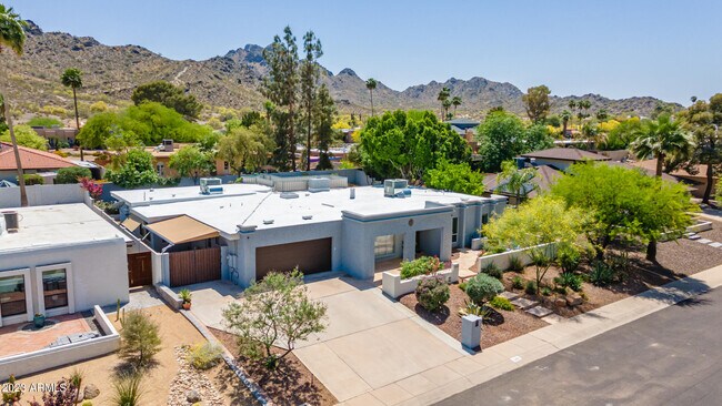Building Photo - 3351 E Las Rocas Dr