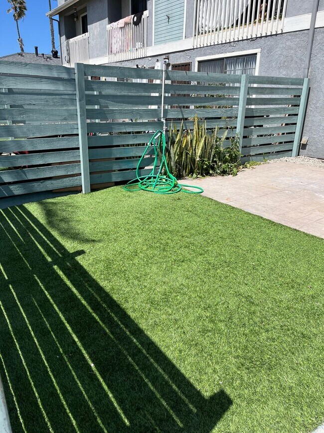 Building Photo - Ocean Beach remodeled 3 bedroom 2.5 bath T...