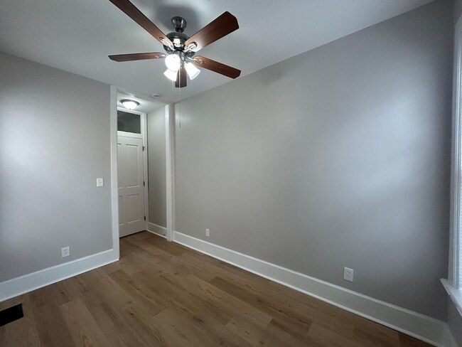 Building Photo - 422 Chestnut St