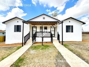 Building Photo - 509 Meadow Forge