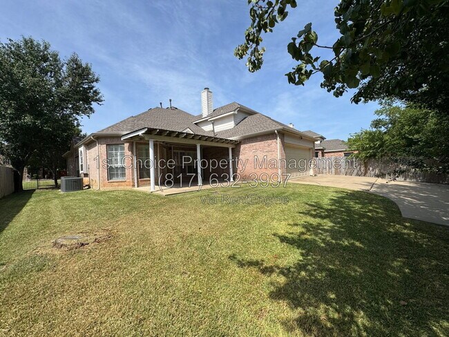 Building Photo - 3006 Upland Dr