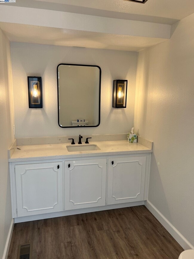 Building Photo - 535 Cambrian Way