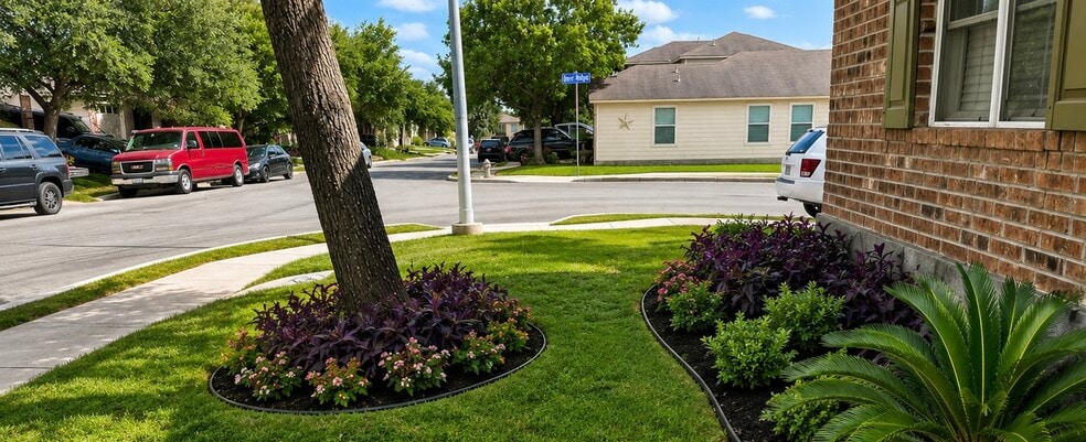 Front Yard - 1427 Range Fld