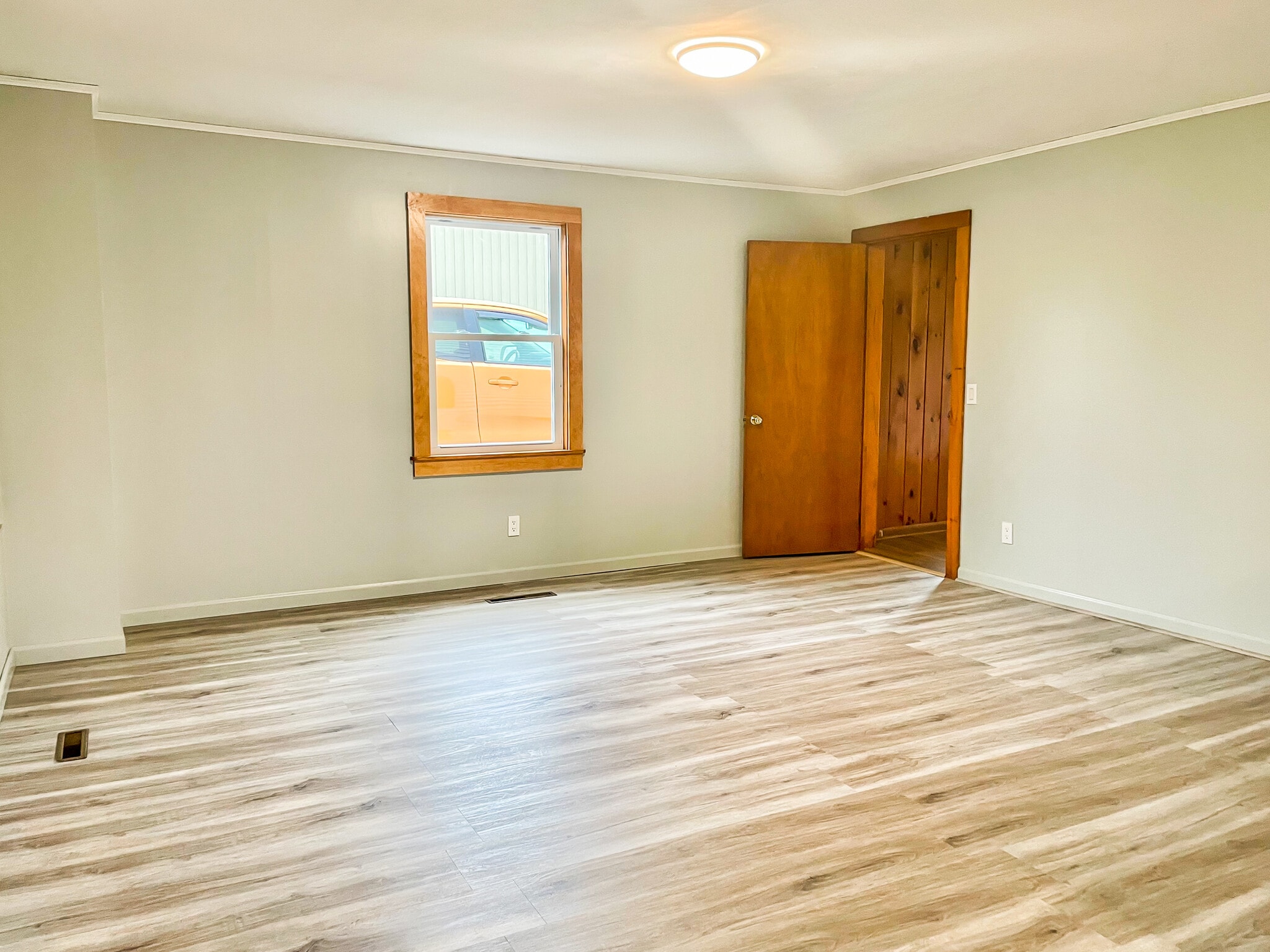 Building Photo - 1699 Main St