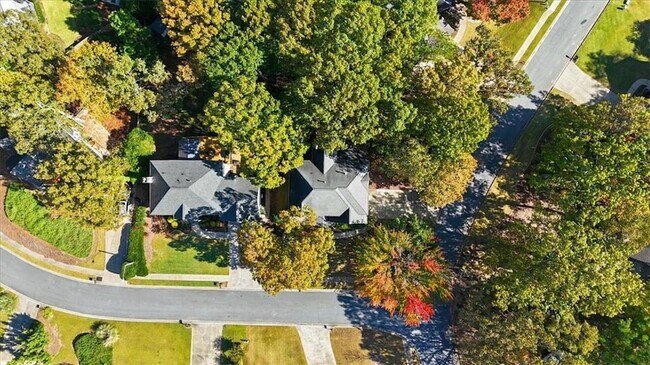 Building Photo - 3986 Fox Glen Dr