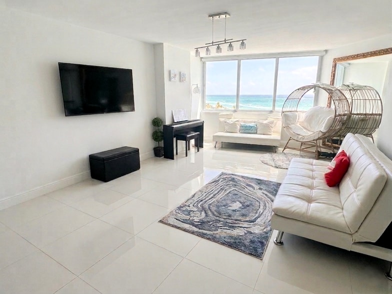 Building Photo - 7135 Collins Ave