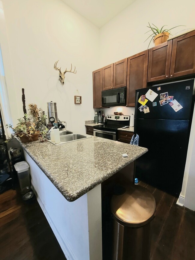 Building Photo - 410 N Tonti St