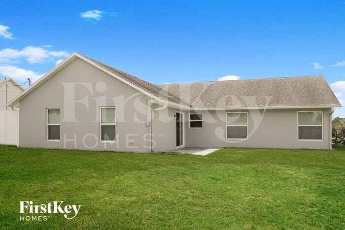 Building Photo - 2800 Fifer Dr